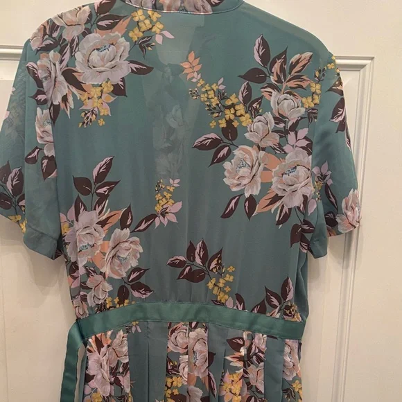 New York & Company Floral Midi Dress (pre-loved) - Picture 6 of 9